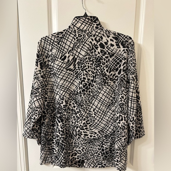 Chico's Black and White Boxy Shirt - Picture 4 of 6